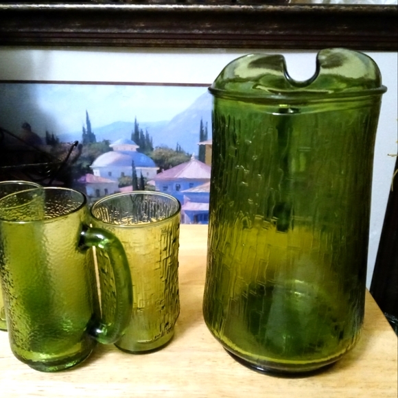 ๐๐4 Beautiful Green Drinking Items๐๐Pitcher,Mug,2 Glasses.๐ซ